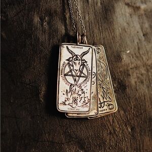 Sofia Zakia “the witch” tarot card